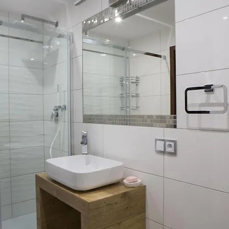 May Land Apartment *